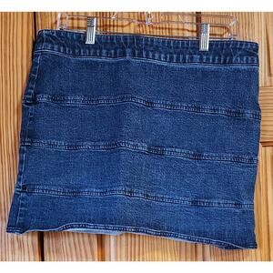 New York & Company Denim Mini Skirt Size 8 Zip Back Stretch Jean Skirt